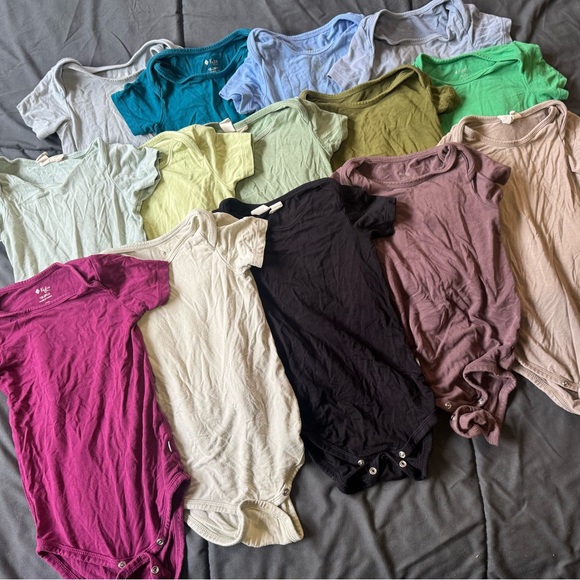 Bamboo Bundle Short Sleeve Bodysuits 18-24 - Picture 2 of 3